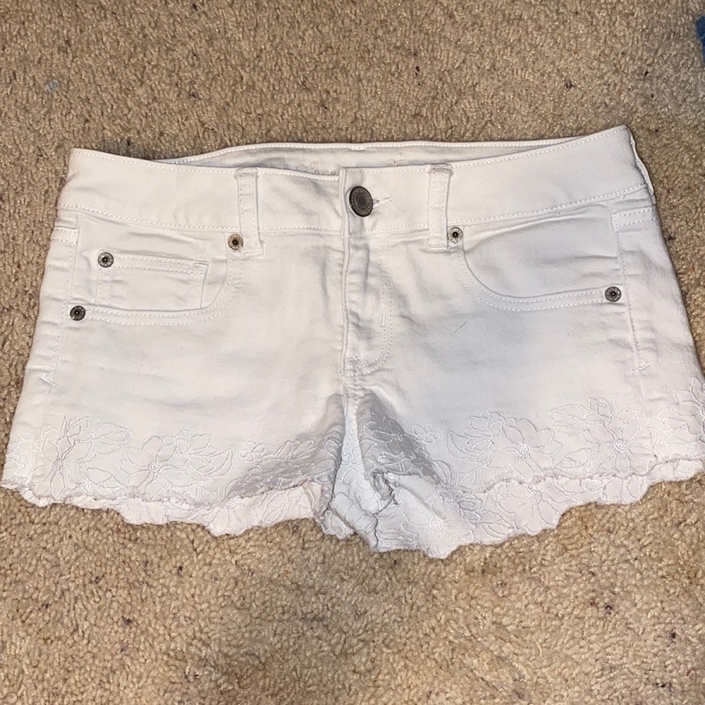 WHITE AMERICAN EAGLE SHORTS